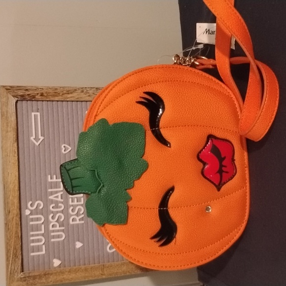BETSY JOHNSON PUMPKIN PURSE - Picture 1 of 10